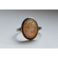 Vintage silver ring with cameo