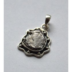 Silver pendant with meteorite