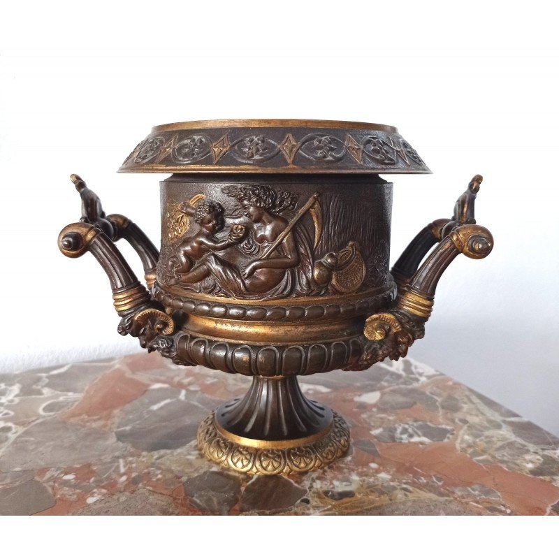 Neoclassical bronze vase/urn