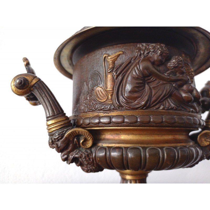 Neoclassical bronze vase/urn