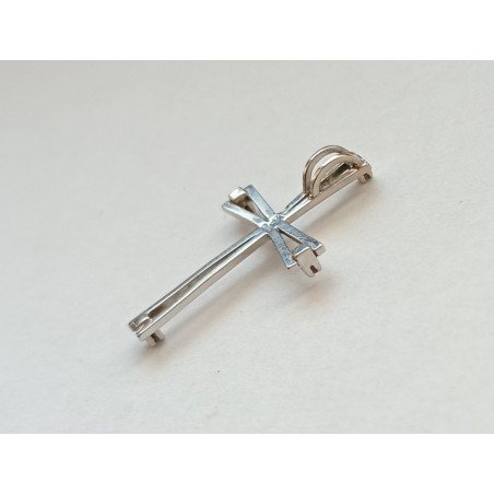 18k white gold cross with diamonds