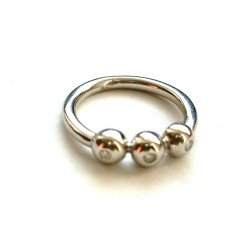 18k white gold ring with diamonds