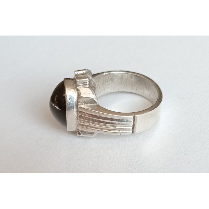 Silver ring with tiger's eye