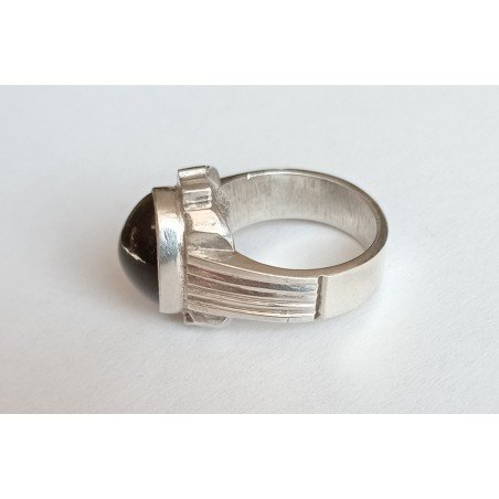 Silver ring with tiger's eye
