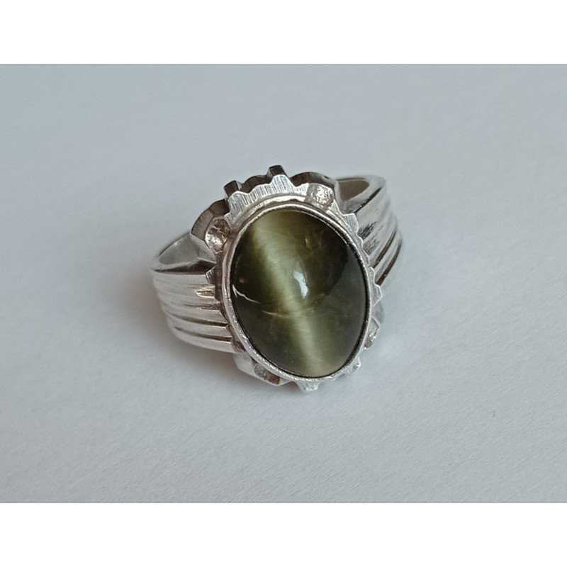 Silver ring with tiger's eye