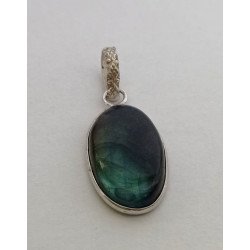 Silver pendant with labradorite