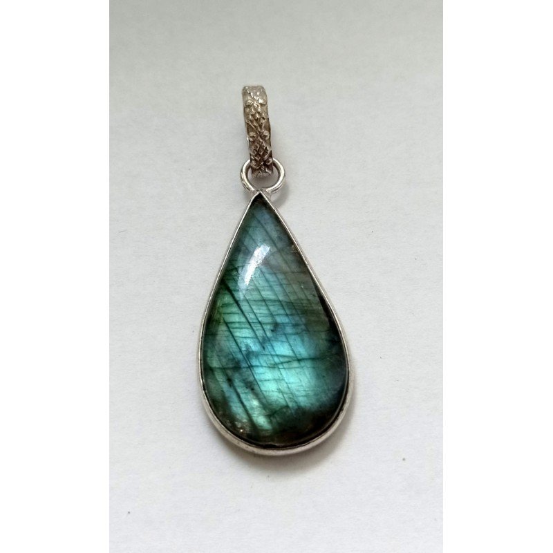 Silver pendant with labradorite