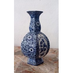 Blue and white glazed ceramic vase 2
