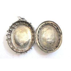 Victorian silver locket pendant 2