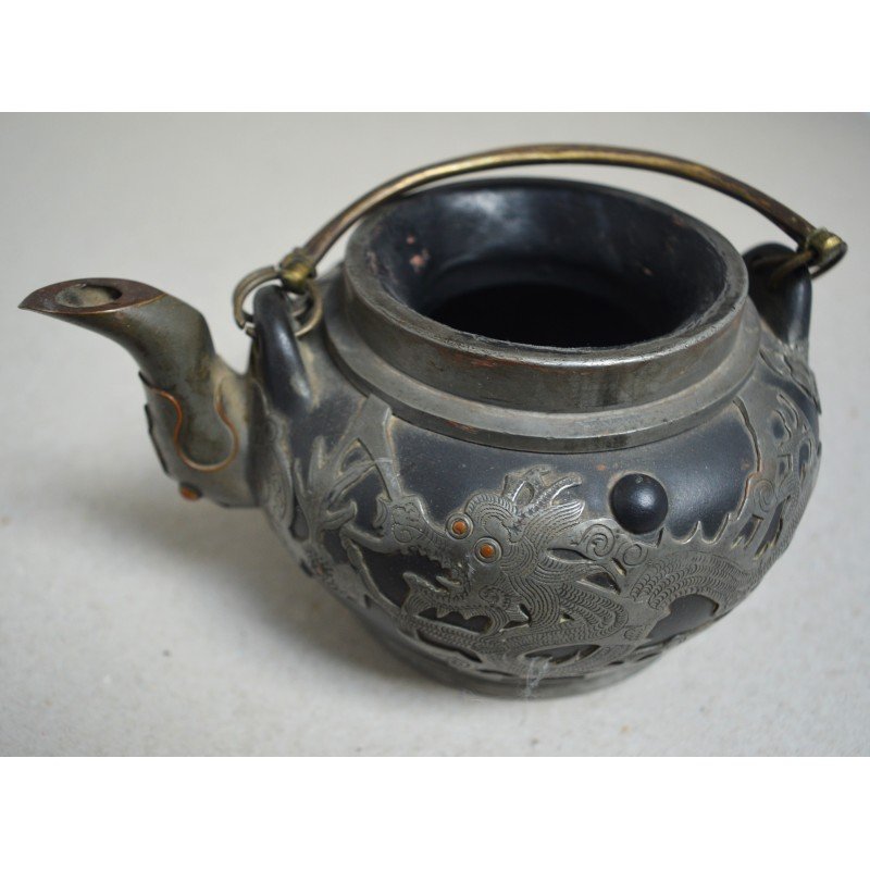 Hor Chung Weihaiwei ceramic teapot with...