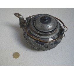 Ceainic Hor Chung Weihaiwei de ceramica cu dragoni China cca 1920