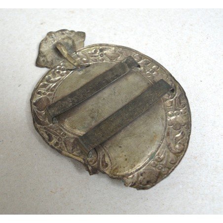 Antique white metal and mother-of-pearl belt buckle decorated with Saint Helen, 18th-19th century