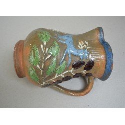 Vas ceramic glazurat decorat cu scena de vanatoare