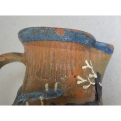 Vas ceramic glazurat decorat cu scena de vanatoare