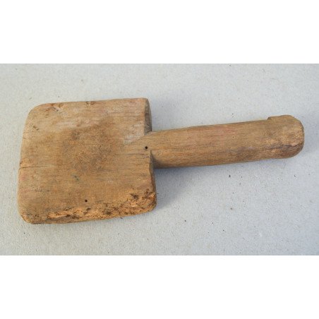 Small toy laundry beater, Transylvania