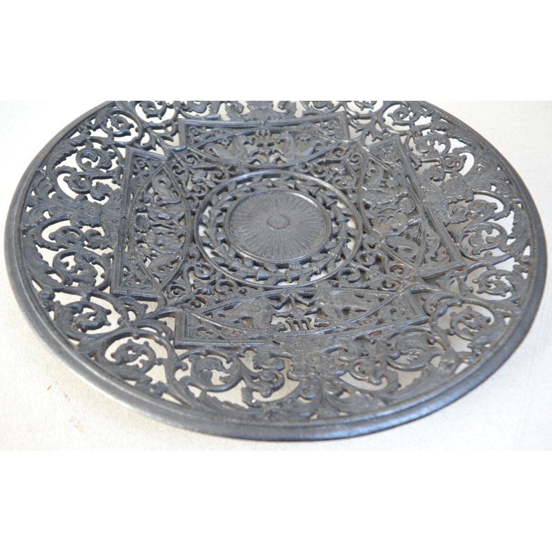 Cast iron fruit bowl, England, 19th century