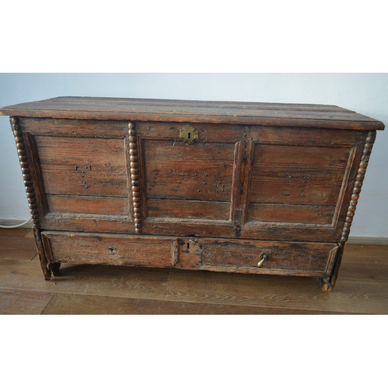 Pine chest with drawer, England, 1728