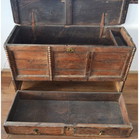 Pine chest with drawer, England, 1728