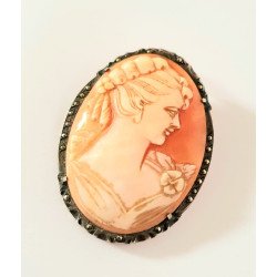 Vintage silver brooch/pendant with cameo