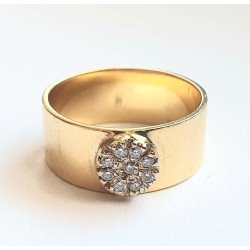 18k gold wedding band with diamonds