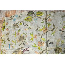 Fragment de broderie textilă cu fir metalic și mătase policromă, posibil Franța sau Portugalia, cca 1700–1750