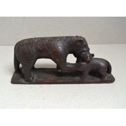 "Tigresa cu pui" statueta...