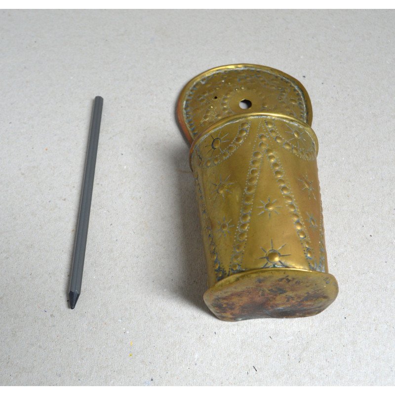 Brass wall bracket - hand-decorated - circa...