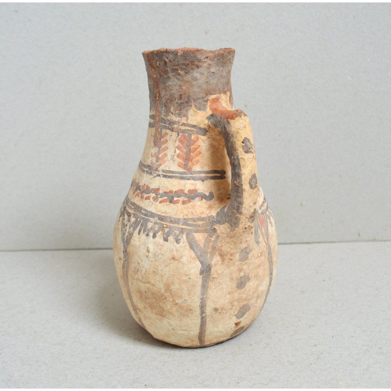 Berber terracotta vessel painted with geometric...