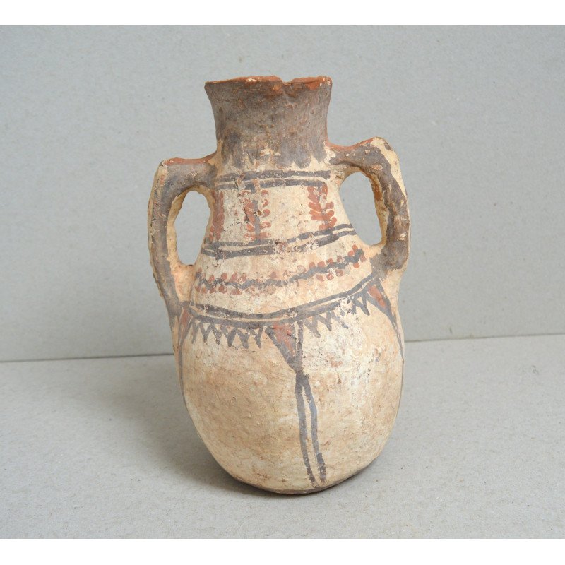 Berber terracotta vessel painted with geometric...