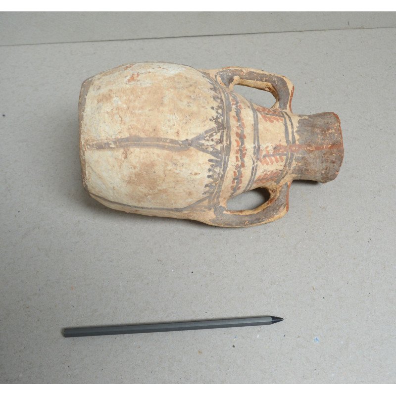 Berber terracotta vessel painted with geometric...