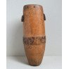 Vas utilitar sculptat în lemn, Kenya – cu torți laterale și brâu decorativ în relief