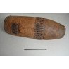 Vas utilitar sculptat în lemn, Kenya – cu torți laterale și brâu decorativ în relief