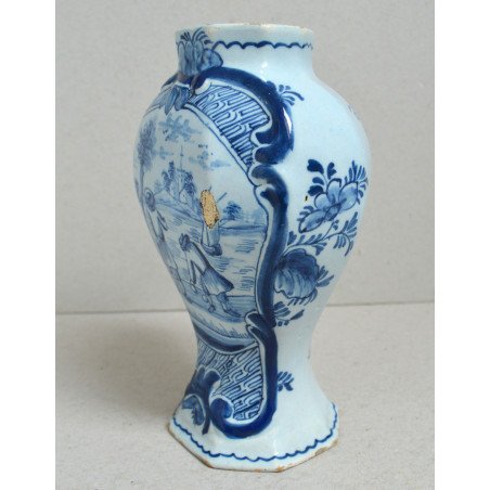 Delft vessel, 18th century - Lampetkan, marked "LPKan", circa 1750-1780