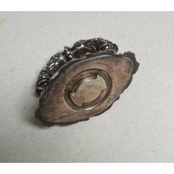 Maner de metal alb decorat cu capete de lei sec 19