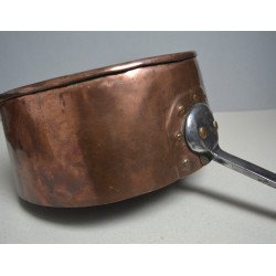Veche tigaie de cupru cositorit cu coada