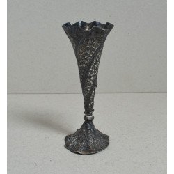 Vas de metal cu picior cca 1880-1900