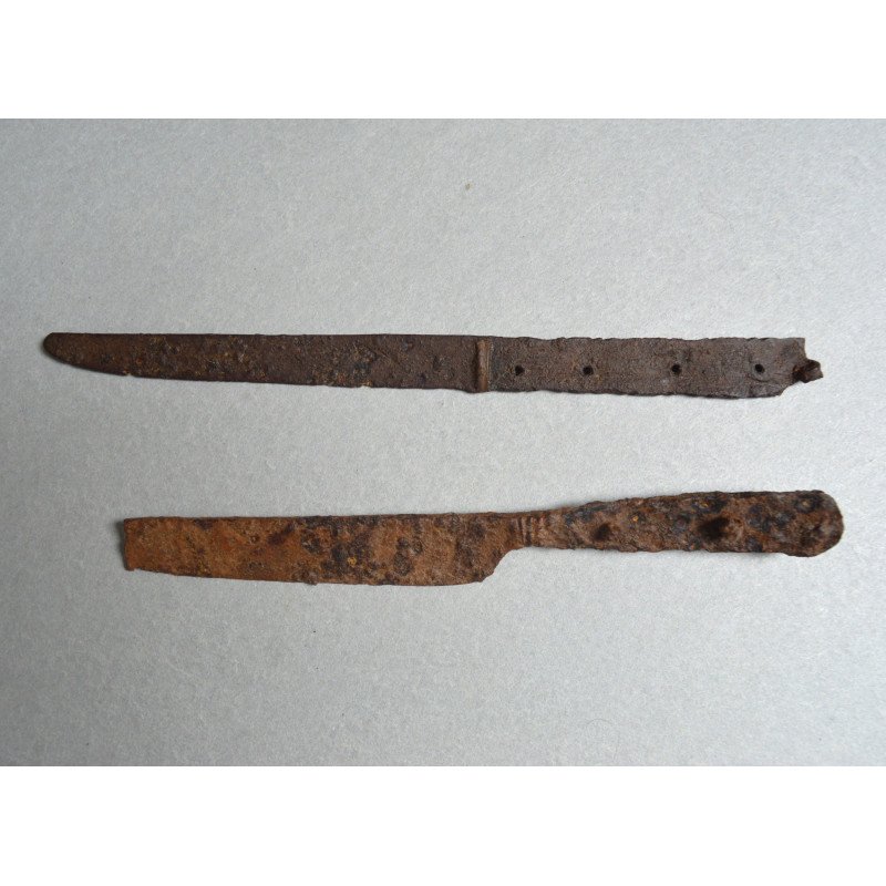 Doua cutite Serbia sec 17-18