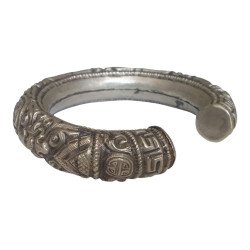 bratara veche tibetana