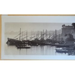 Fotografie originală panoramică „Burning Ghat”, Benares (Varanasi), India, 1977, semnată
