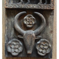 Ușă de hambar sculptată, Africa de Vest (probabil Mali, tradiția Dogon), lemn sculptat manual, a doua jumătate a secolului XX.
