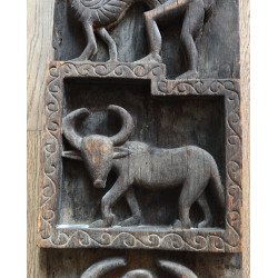 Ușă de hambar sculptată, Africa de Vest (probabil Mali, tradiția Dogon), lemn sculptat manual, a doua jumătate a secolului XX.