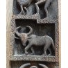 Ușă de hambar sculptată, Africa de Vest (probabil Mali, tradiția Dogon), lemn sculptat manual, a doua jumătate a secolului XX.