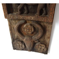 Ușă de hambar sculptată, Africa de Vest (probabil Mali, tradiția Dogon), lemn sculptat manual, a doua jumătate a secolului XX.